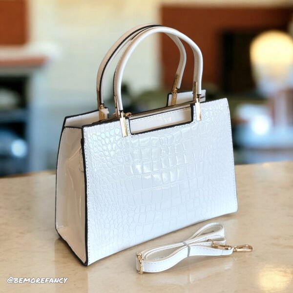 Cartera Mediana MM5002 Blanca