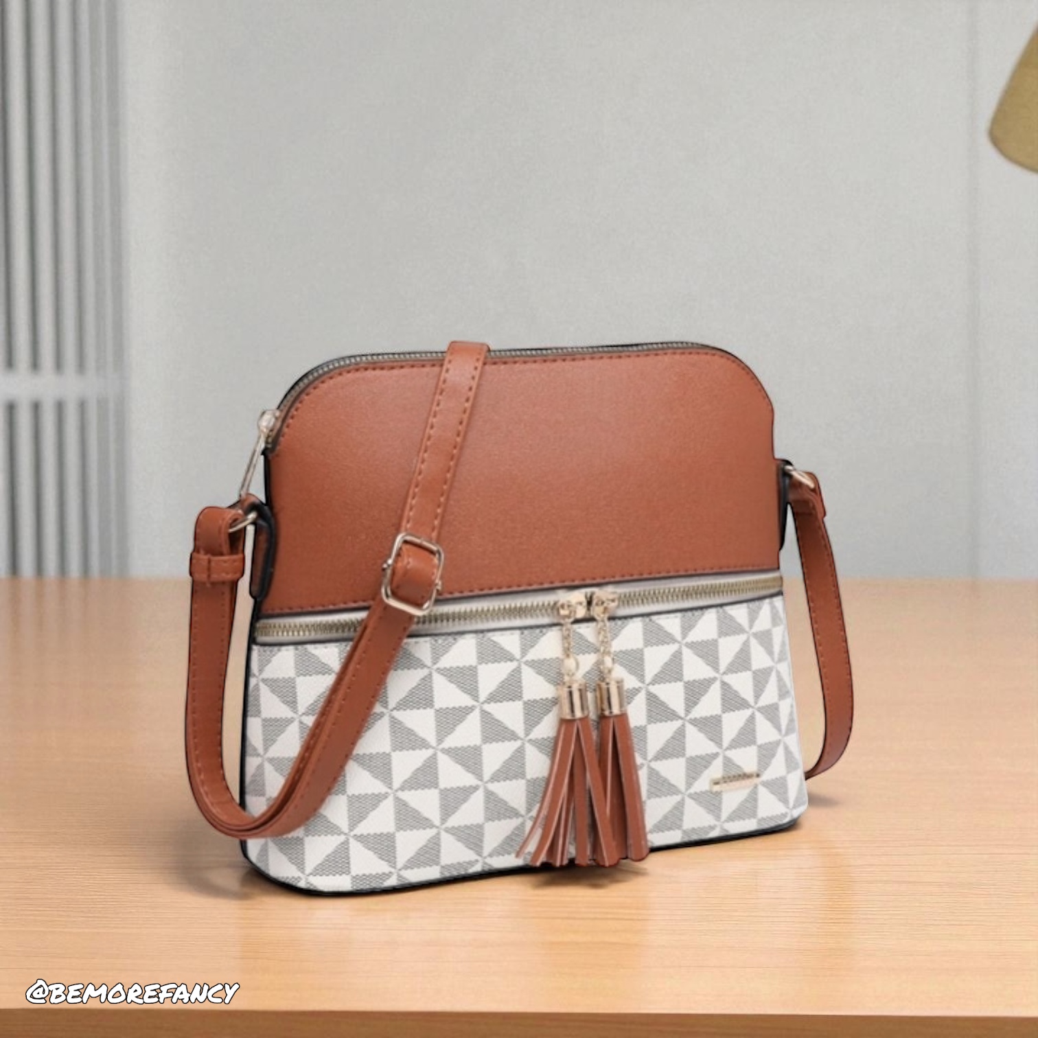 Crossbody Monogram MT4837 Beige