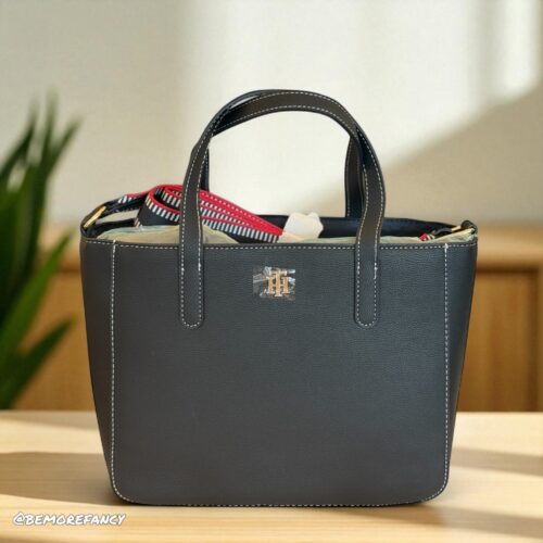 Cartera Mediana Tommy Hilfiger Negra dfs