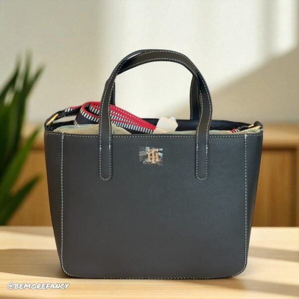 Cartera Mediana Tommy Hilfiger Negra dfs