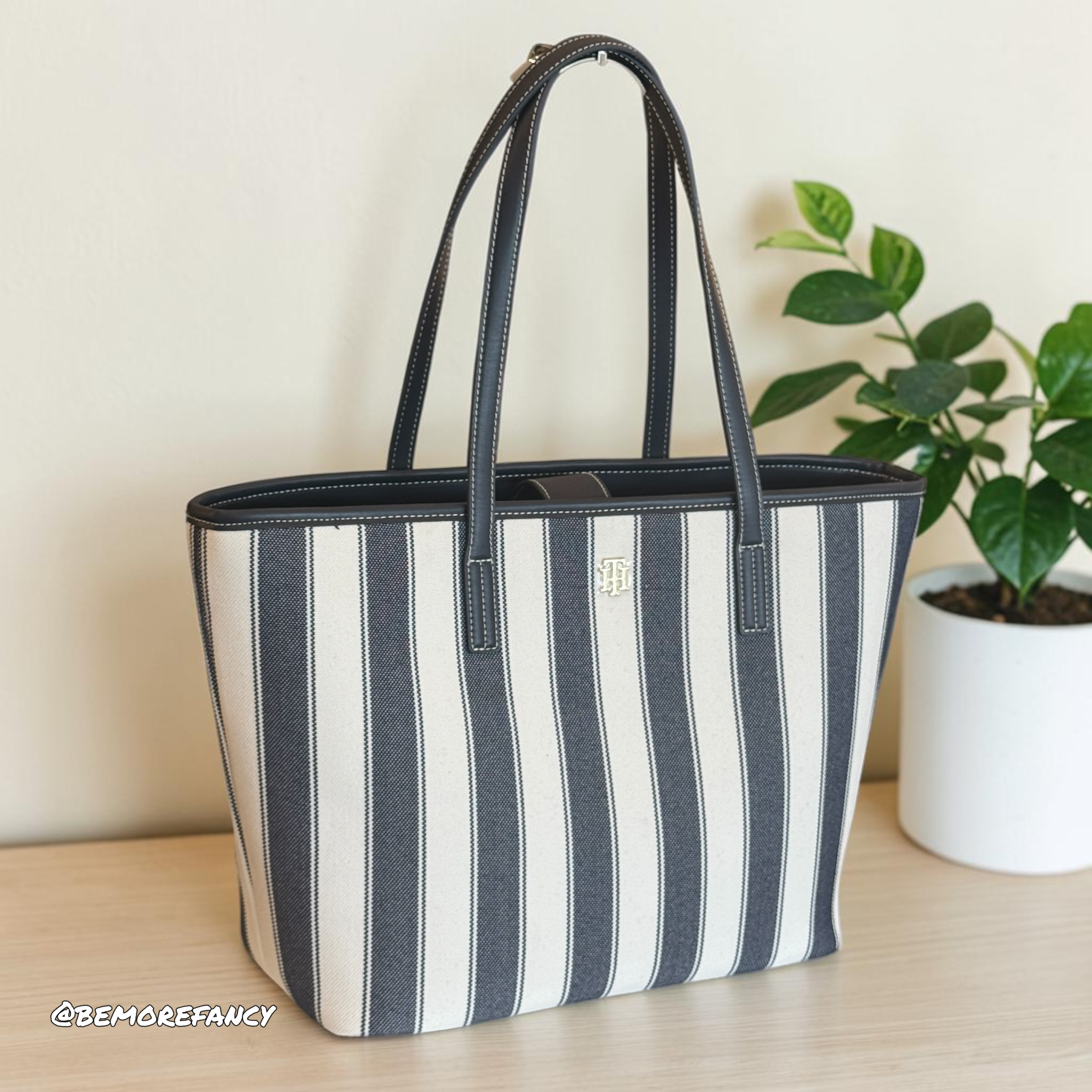 Cartera Tommy Hilfiger Tote AZ HT67 - Imagen 2