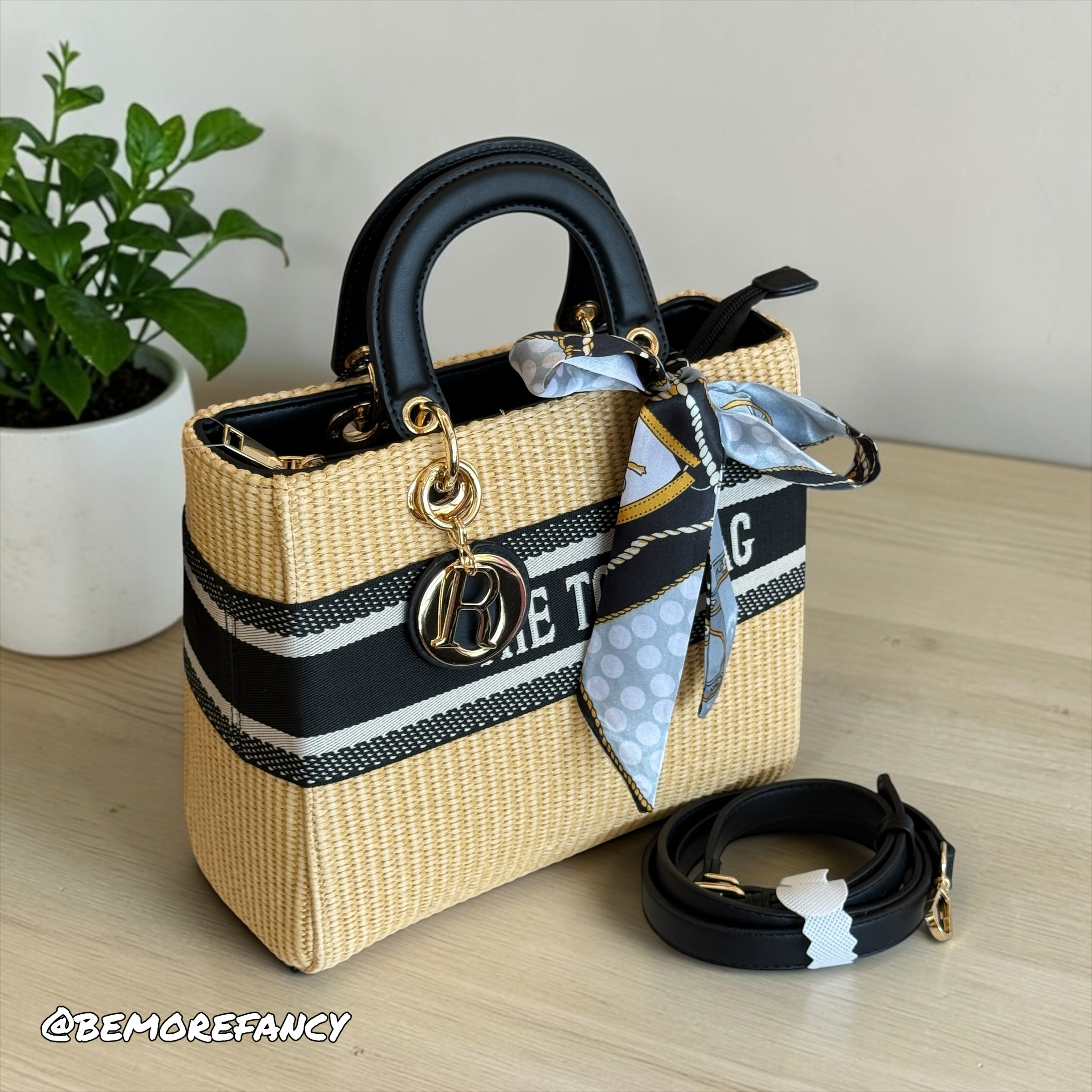 Cartera Mediana ZB1240 BK RT76 - Imagen 2