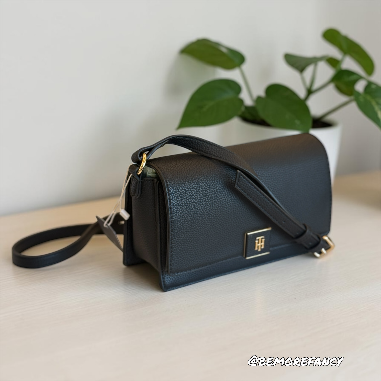 Crossbody Tommy Hilfiger Negro bk98