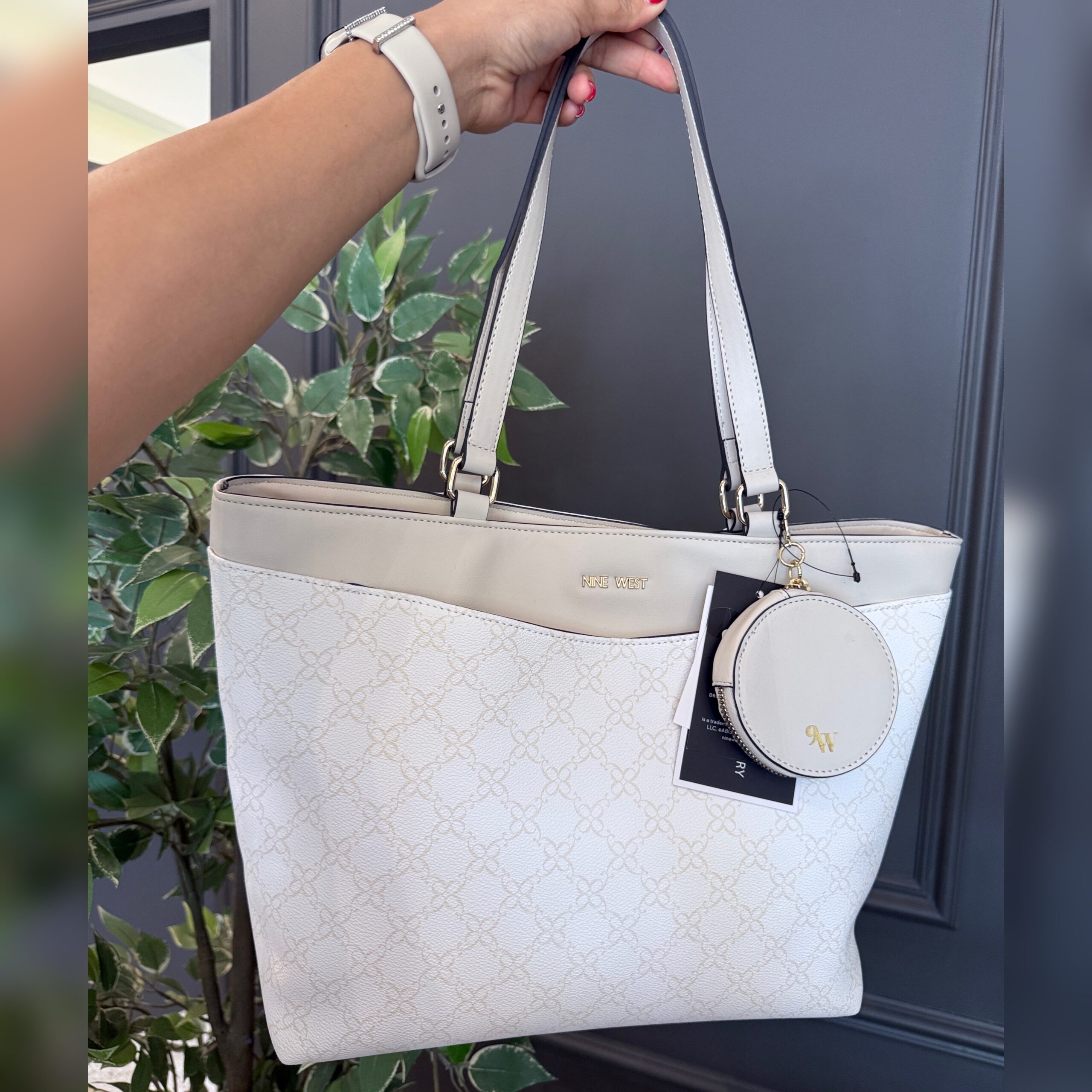 Cartera Nine West Margo White logo - Imagen 2