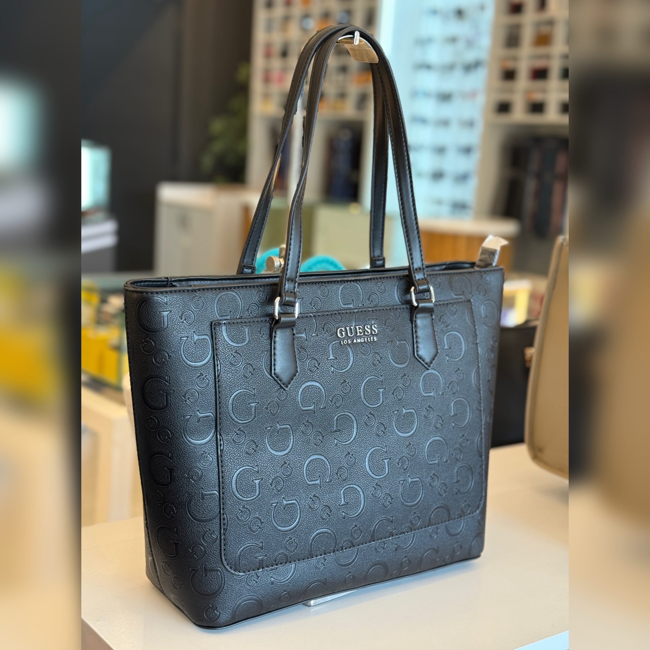 Cartera Guess Hensley BK Tote - Imagen 2