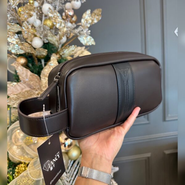 Bulto Neceser Guess Marron