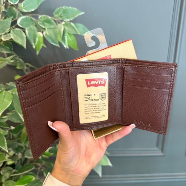 Billetera Levi's Trifold Marron