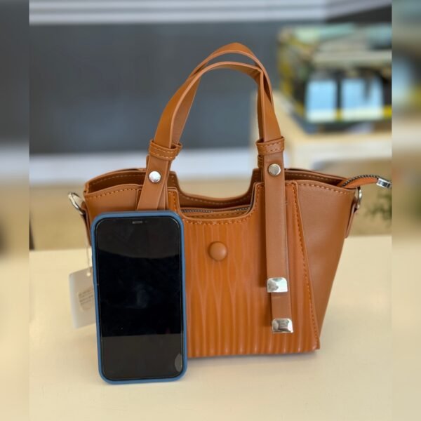 Cartera pequeña M25028 Camel Crossbody