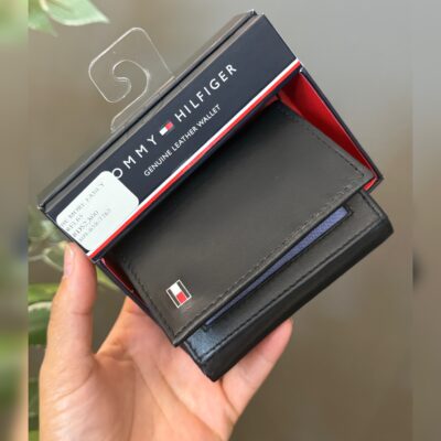 Billetera Tommy Hilfiger Trifold negra bk511