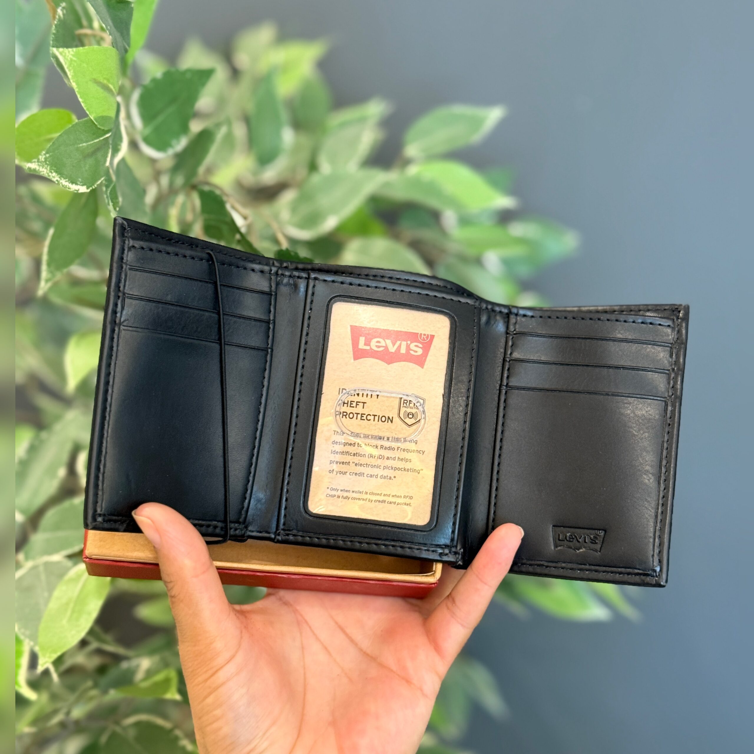 Billetera Levi's Trifold Negra - Imagen 2