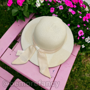sombrero con lazo rosa